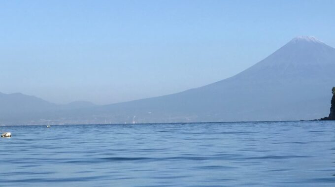 戸田港からの富士山の写真