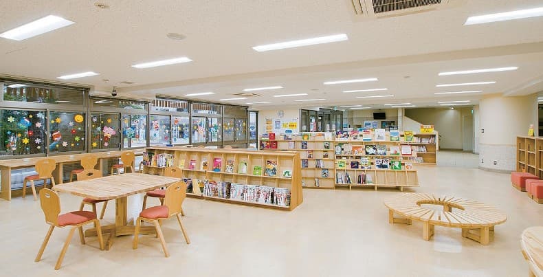 戸田市立児童センター子供の国の図書館写真