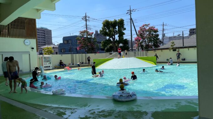 戸田市立児童センター子供の国プールの写真