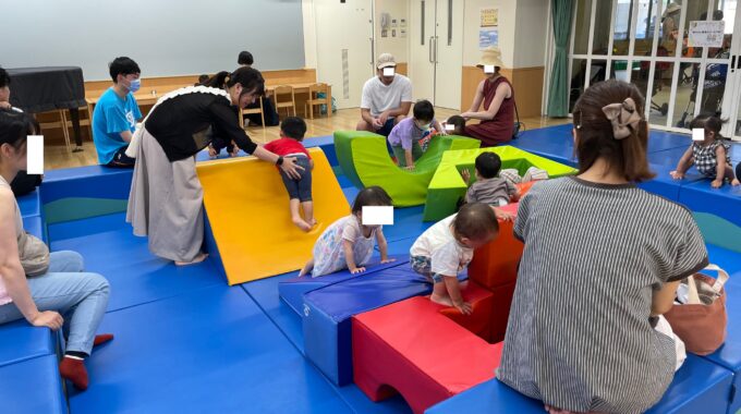 戸田市立児童センター子供の国の多目的ホールの写真