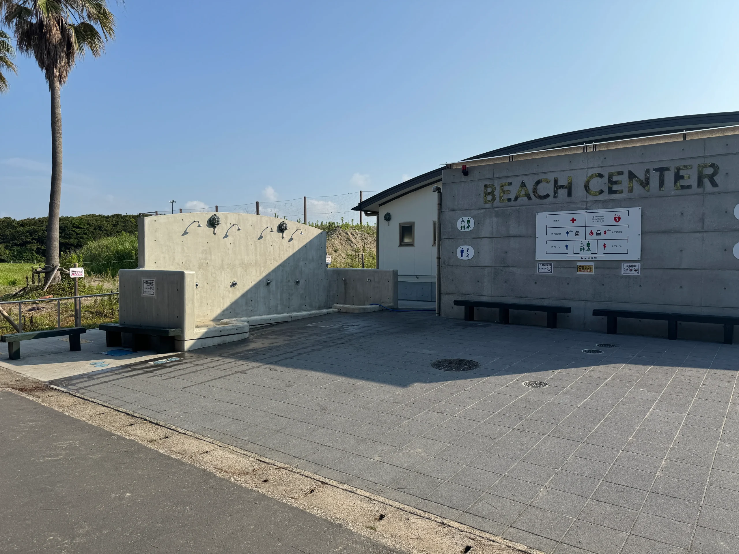稲毛の浜 海水浴のビーチセンター写真