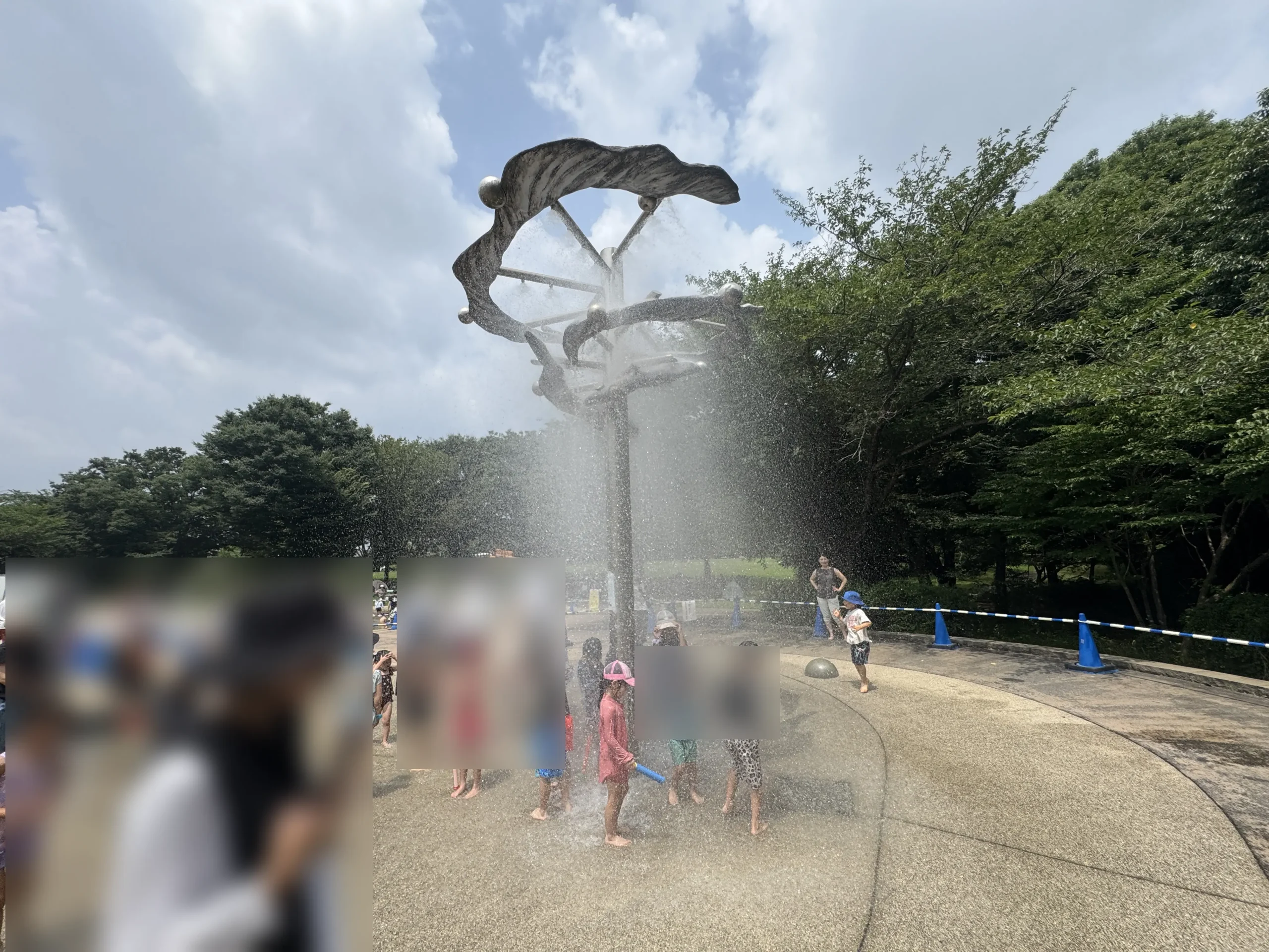 青葉の森公園水遊び場のシャワー写真