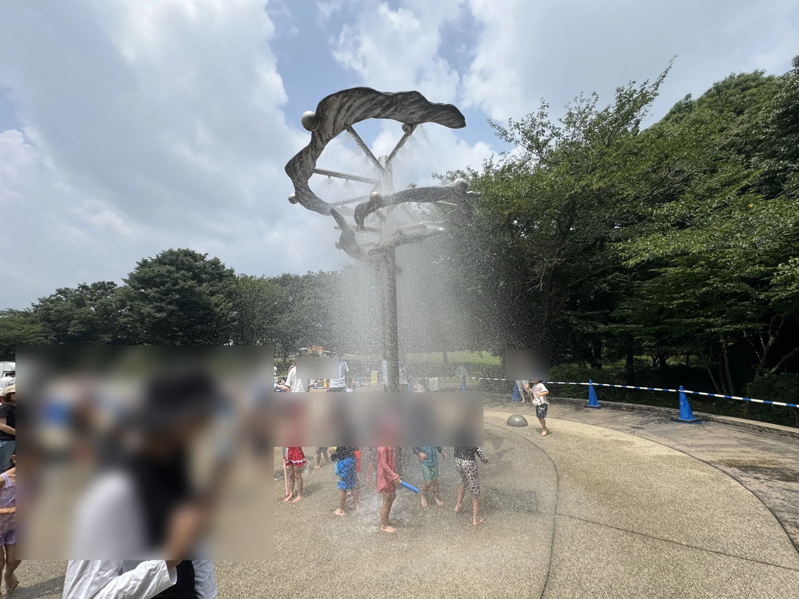 青葉の森公園水遊びのシャワー写真