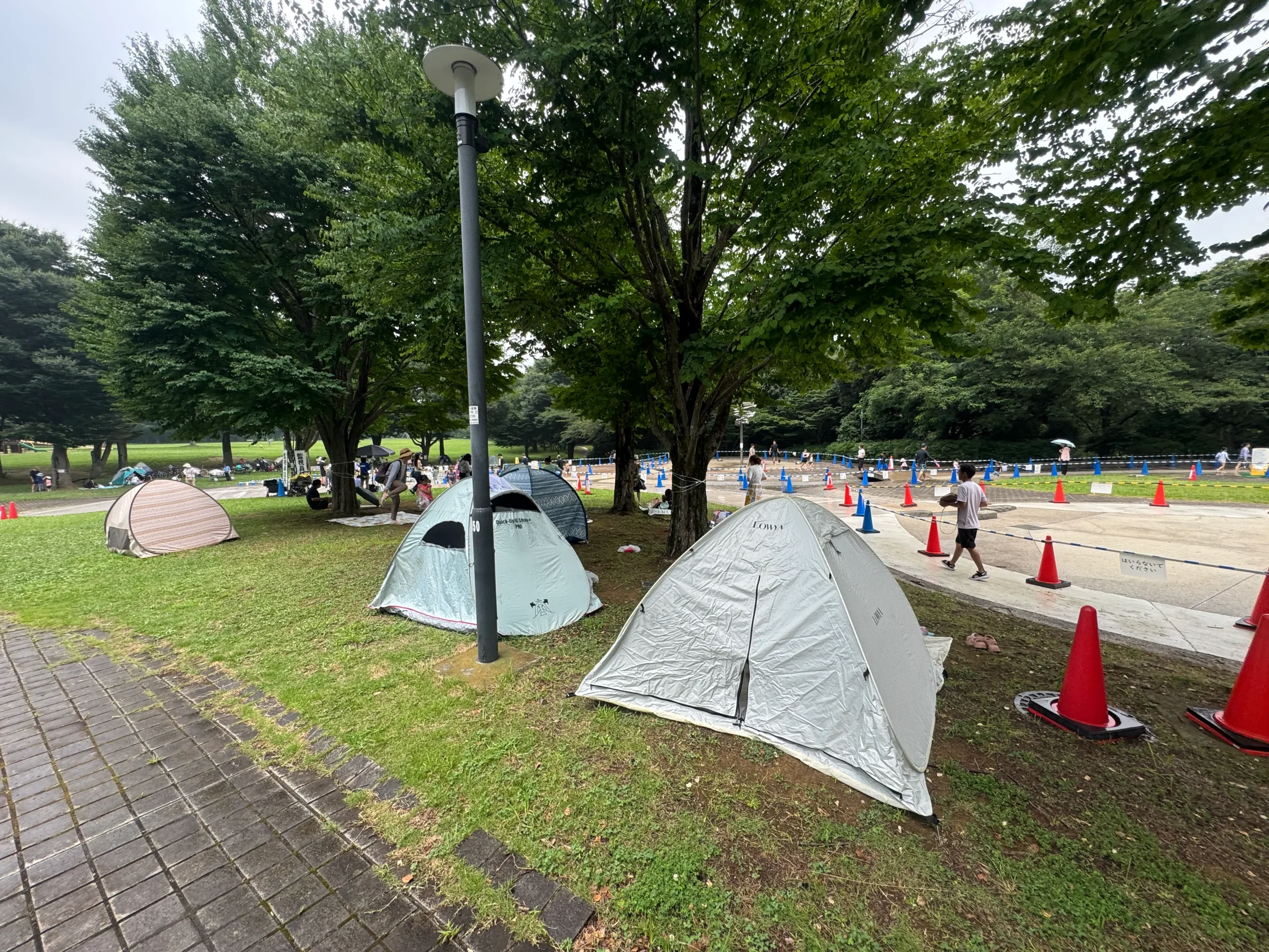 青葉の森公園水遊び場木陰写真