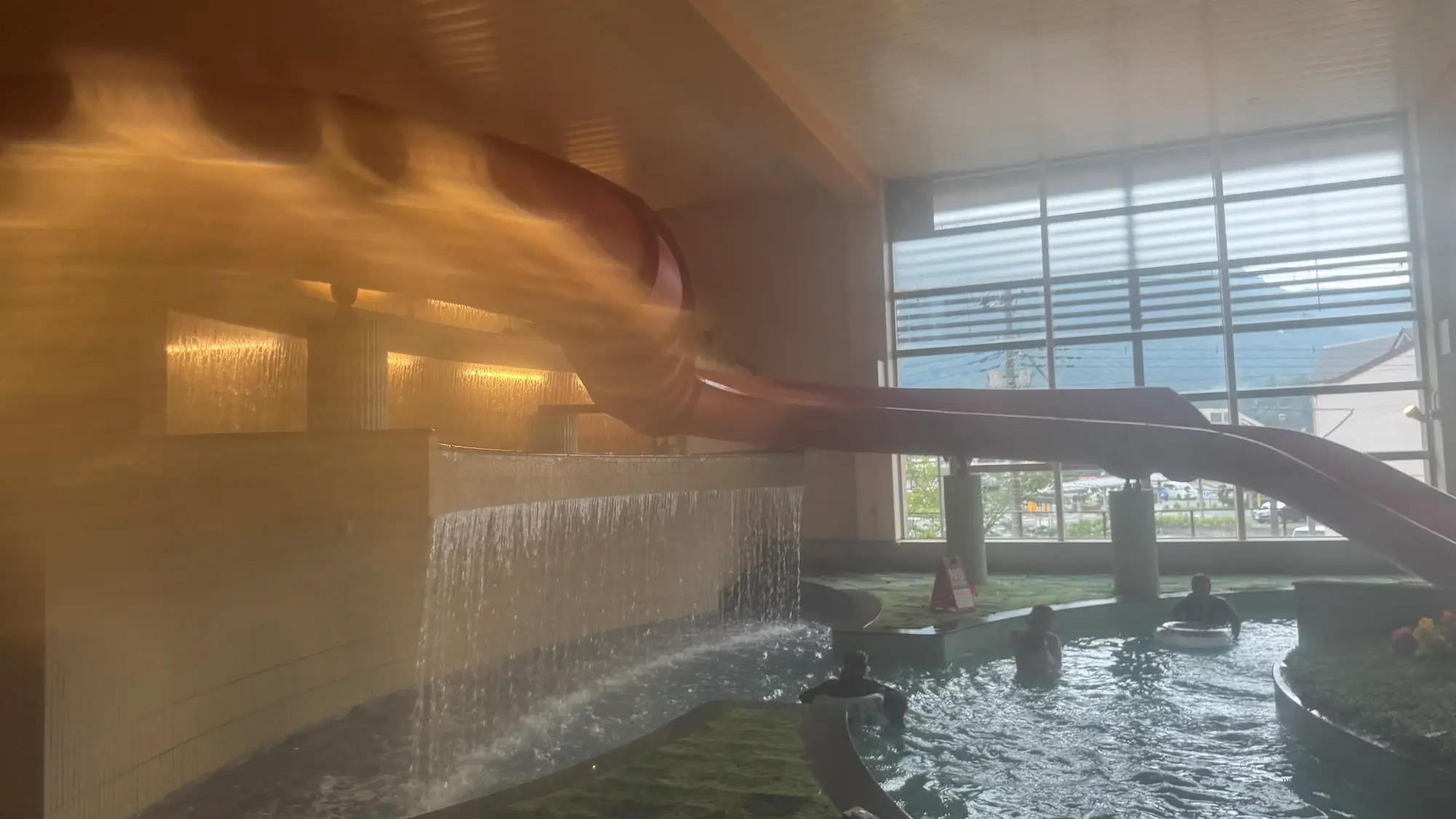 日光きぬ川ホテル三日月の室内プール