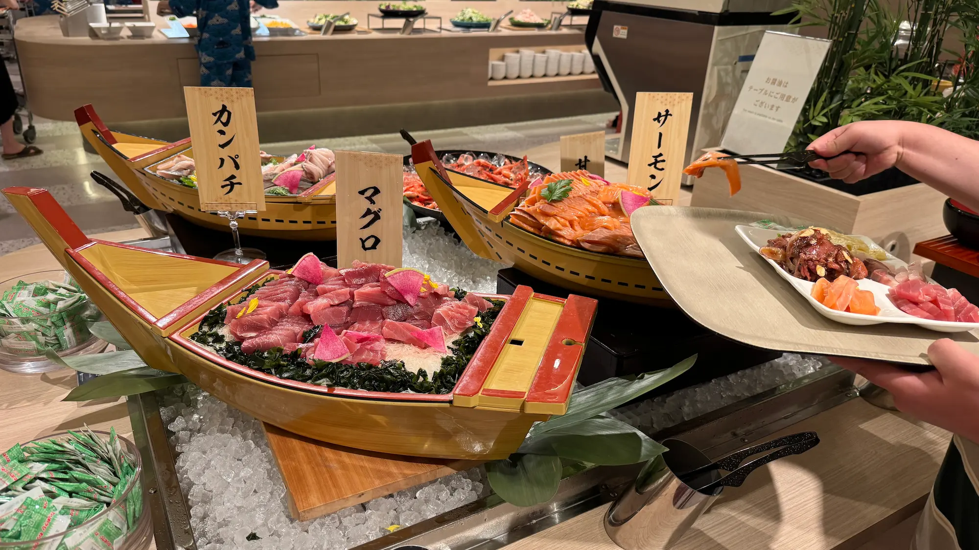日光きぬ川ホテル三日月のレストラン刺身