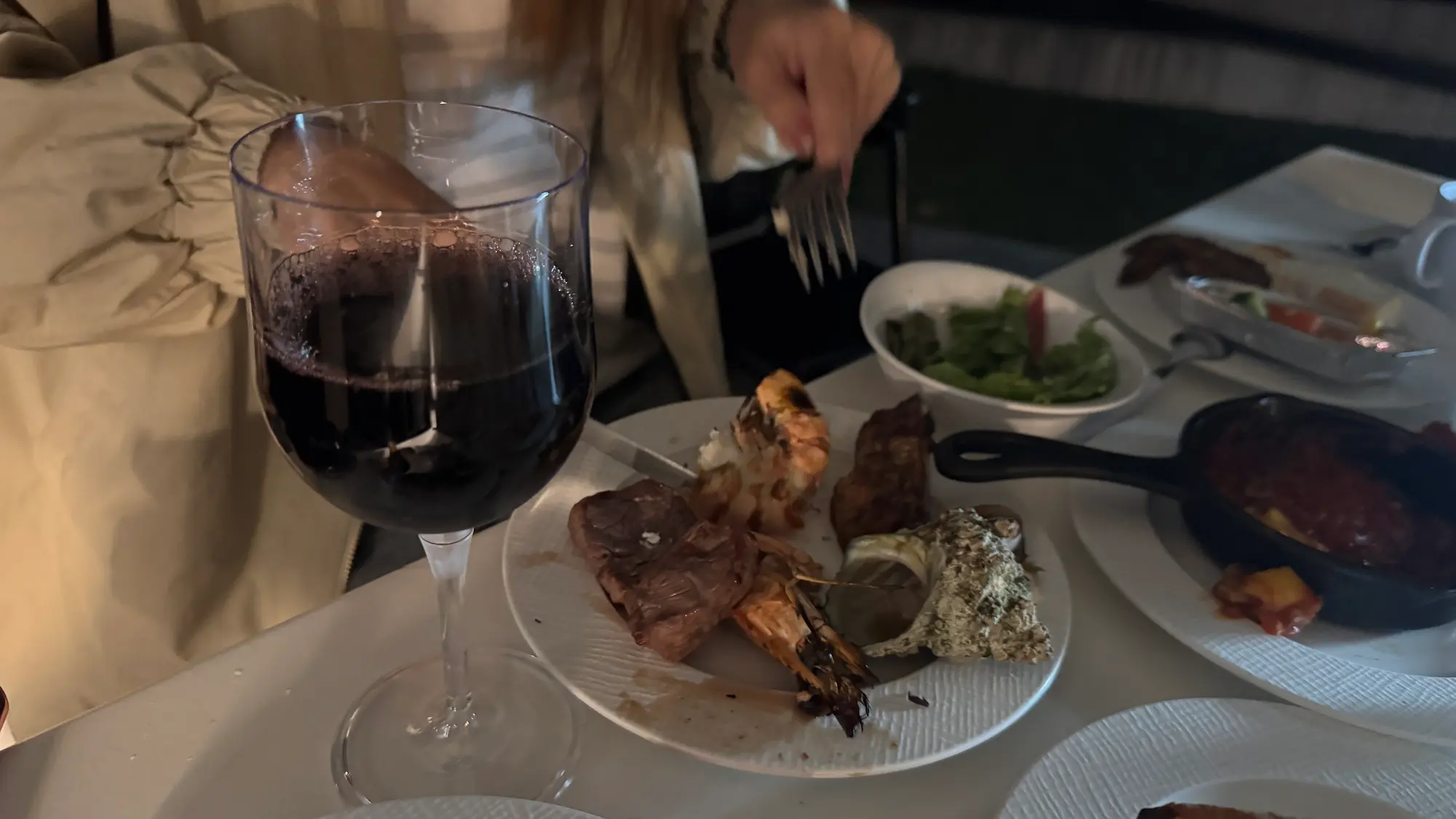 リソルの森のグランピングテントキャビンの食事