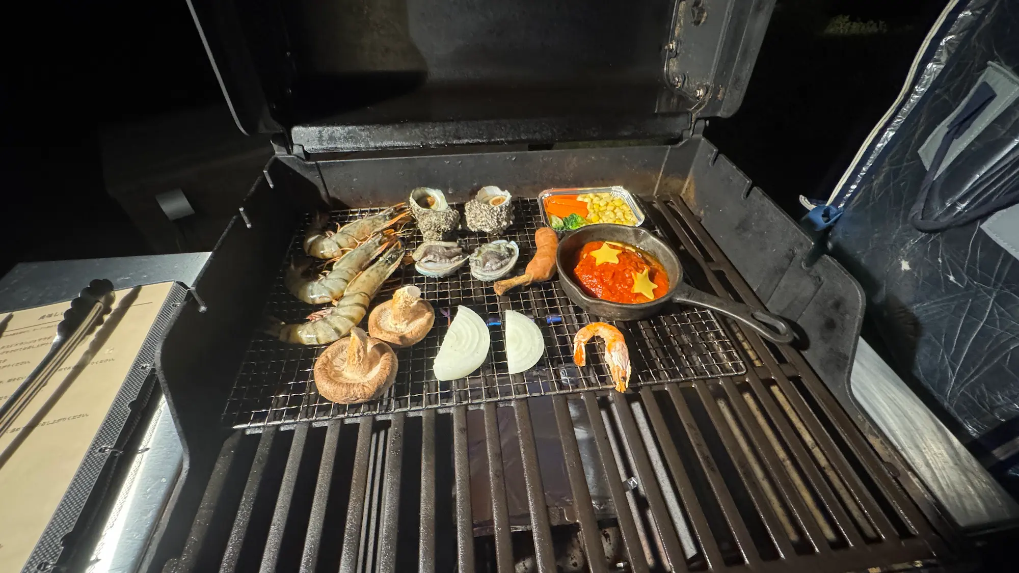 リソルの森のグランピングテントキャビンのBBQ