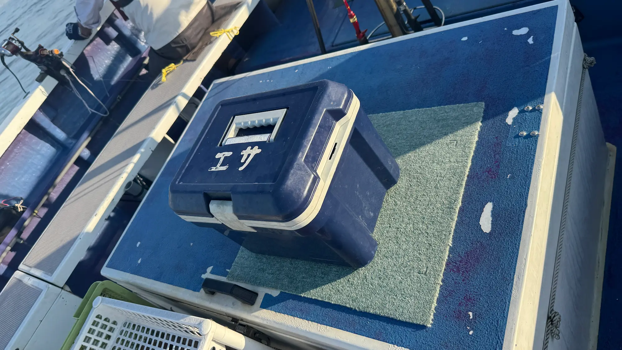 タチウオ釣りのひらの丸の餌箱