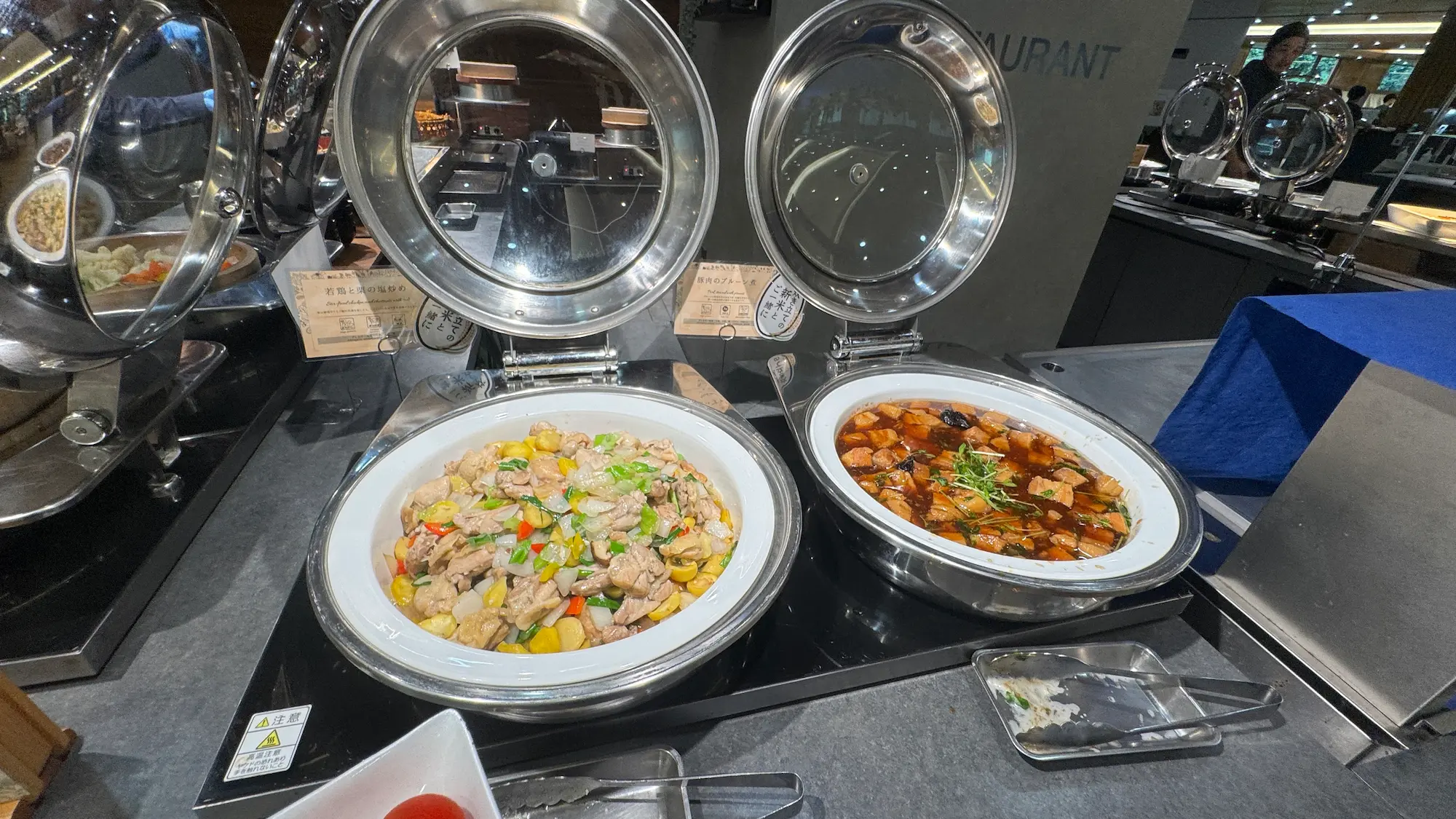 リソルの森のランチレストランビュッフェ料理