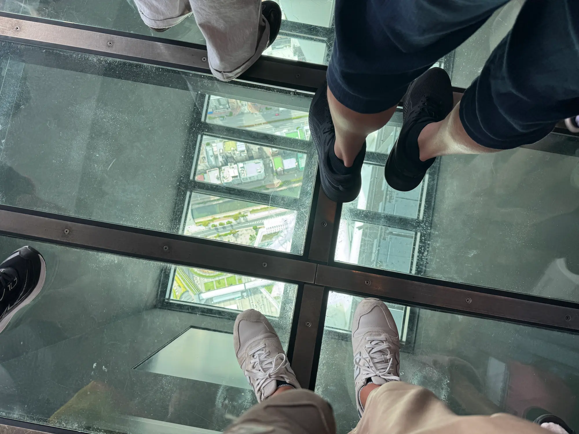 東京スカイツリーのガラス床